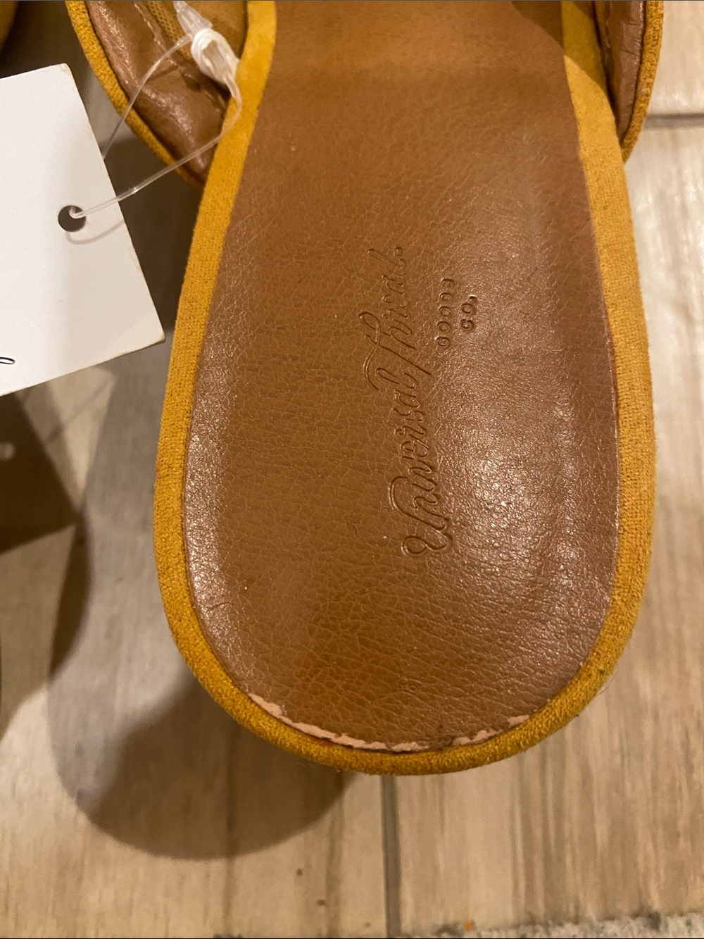NWT Universal Thread Yellow Suede Slide Mules, sz 7.5 - Picture 3 of 3